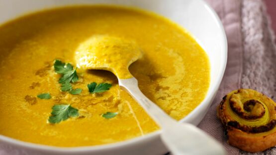 Soupe de lentilles corail au curry facile : découvrez les recettes de  Cuisine Actuelle