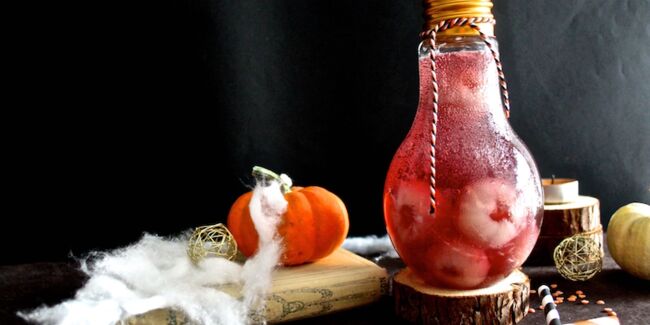 Potion magique d'Halloween, raisin et litchi (sans alcool)