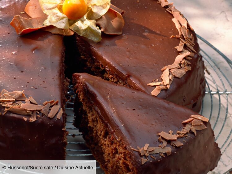Gâteau au chocolat avec ganache facile : découvrez les recettes de