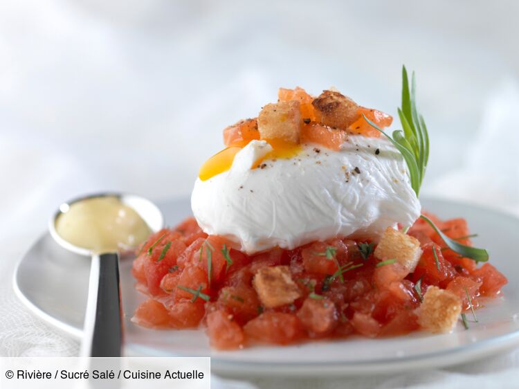 Oeuf poché aux dés de saumon facile et rapide : découvrez les recettes de  Cuisine Actuelle