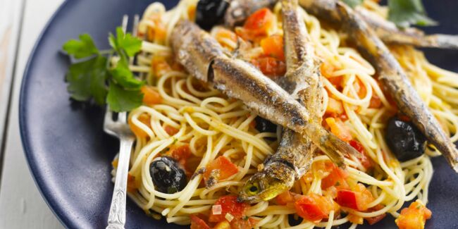 Capellini aux anchois, tomates et olives