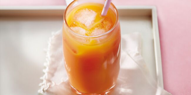 Cocktail mojito à l'orange sans alcool