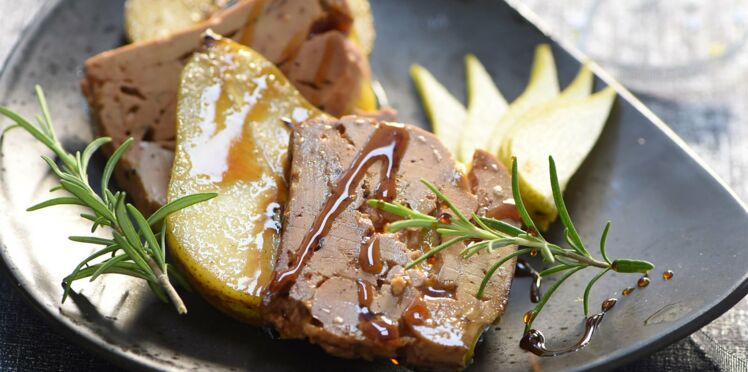 Foie gras poêlé aux poires confites et au vin jaune