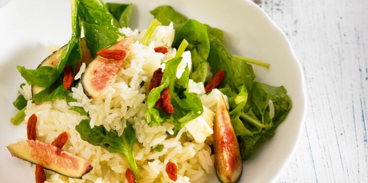 Salade de riz, féta, figues et baies de goji