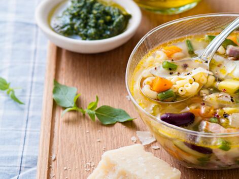 Minestrone, soupe au pistou, potage aux crozets : 30 recettes de soupes avec des pâtes