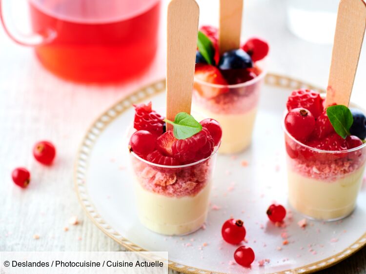Mini-verrines de trifles aux fruits rouges facile : découvrez les recettes  de Cuisine Actuelle
