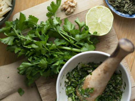 Le pesto classique et ses déclinaisons : 25 idées pour enchanter vos plats 