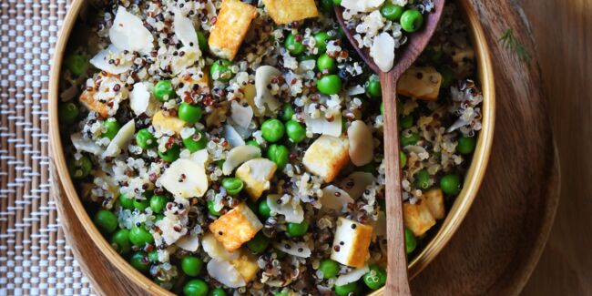 Poêlée de quinoa amandes petits pois et tofu