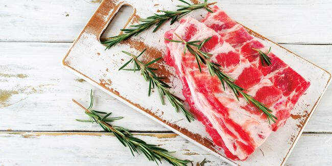 Travers de porc : comment les cuire au four pour qu'ils soient bien caramélisés ? 