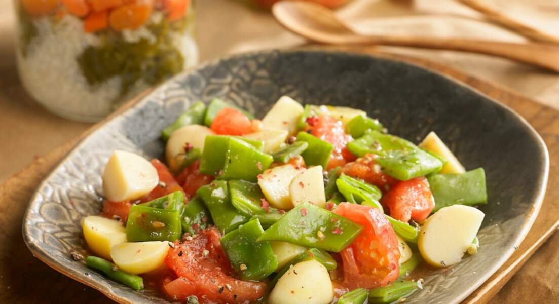 Salade de pommes de terre, haricots plats et tomates