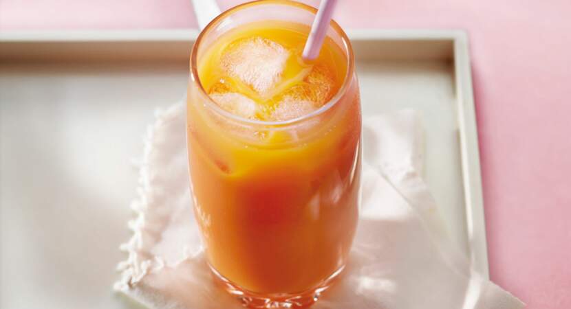 Cocktail sans alcool au jus d'orange et pomelos