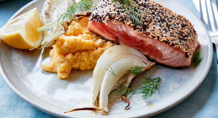 Pavé de saumon mi-cuit en croûte de sésame