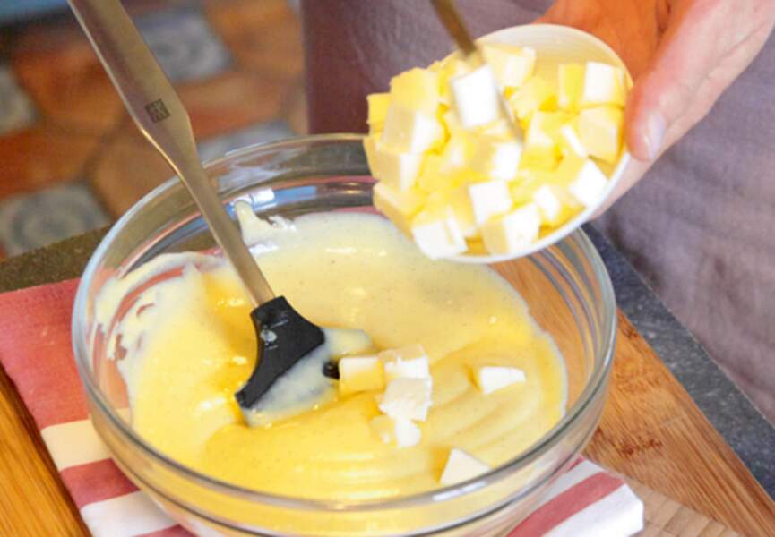 Etape 7 : Incorporez le beurre froid