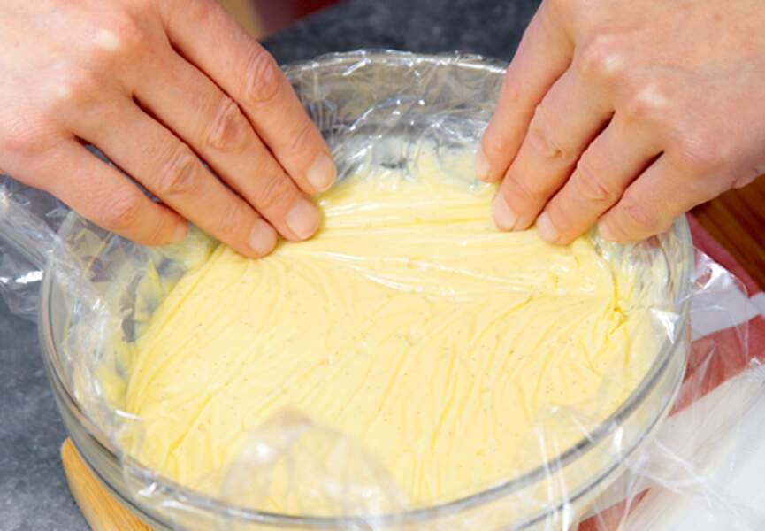 Etape 8 : Filmez la crème pour la conserver
