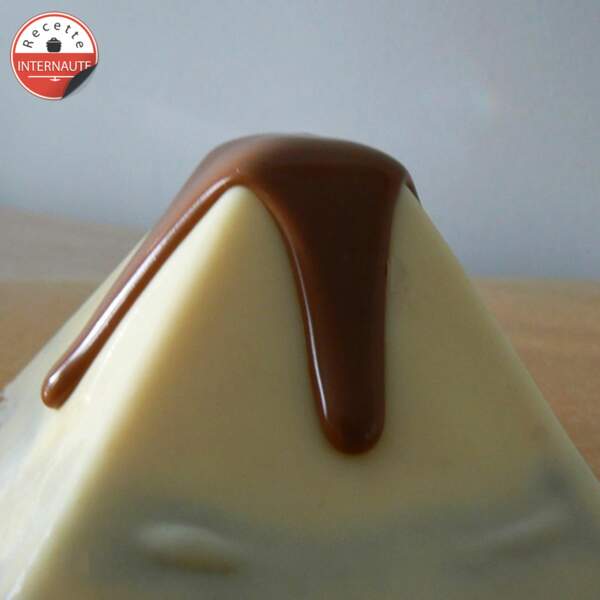 Pyramide au chocolat blanc