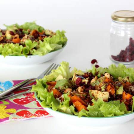 Salade vegan : patates douces, quinoa et azukis