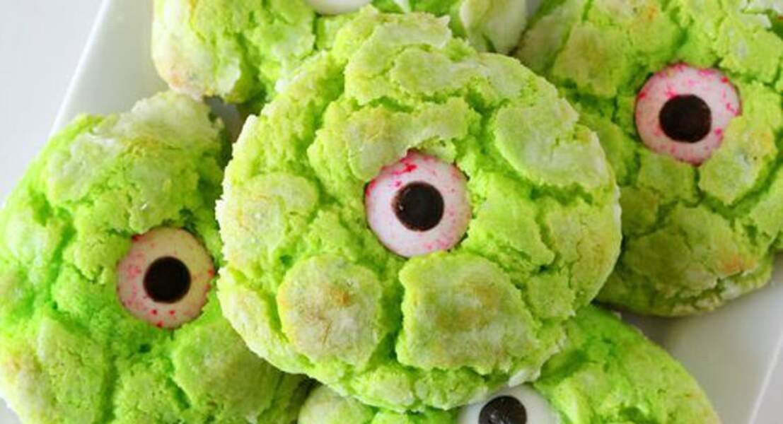 Monster eye cookies