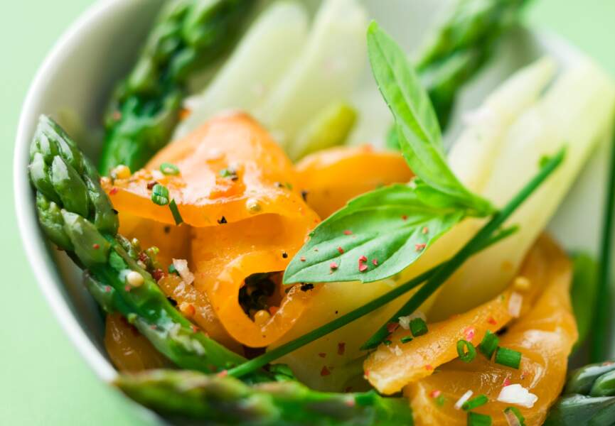Salade d'asperges vertes et saumon fumé