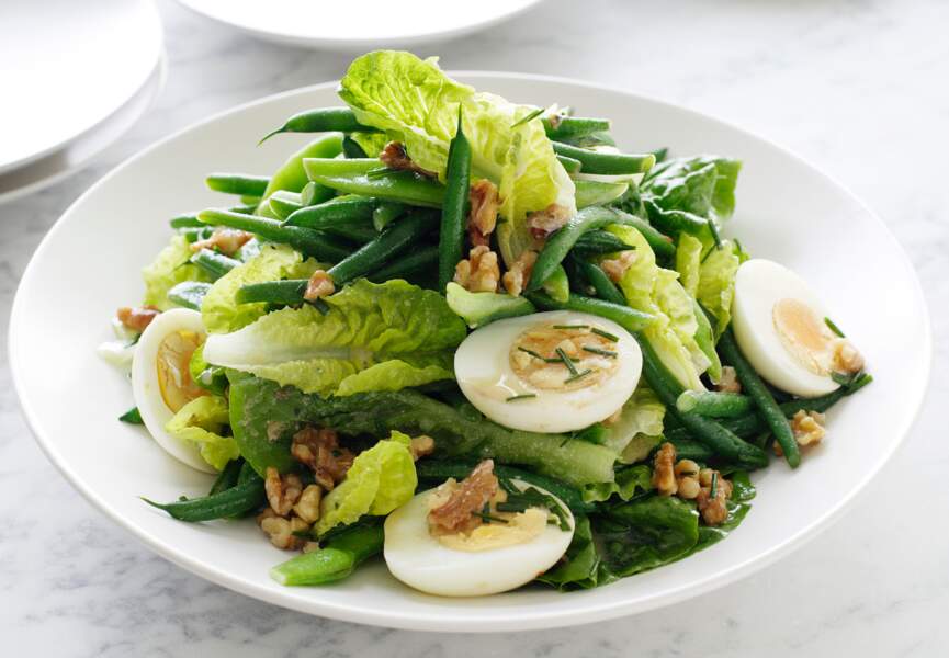 Salade de haricots verts aux oeufs durs et aux noix 