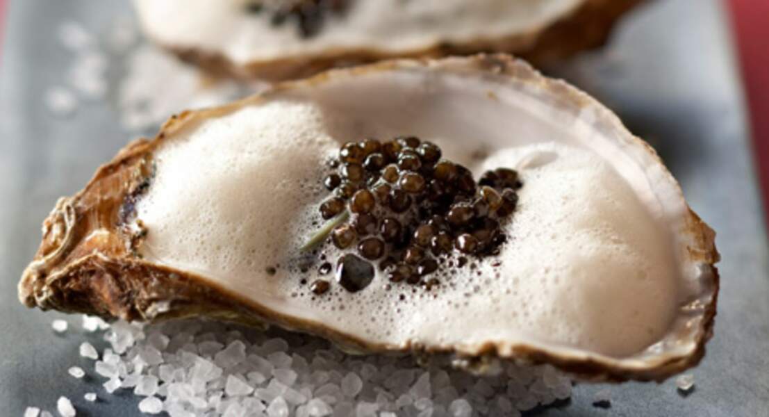 Huîtres en écume de caviar