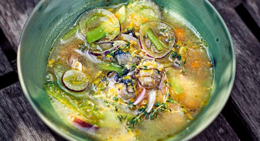Soupe de légumes aux huîtres