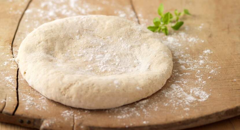 Dimanche : La pâte à pizza en 5 minutes (sans repos ni levure de boulanger)