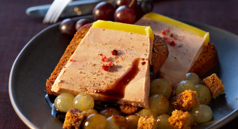 Toasts de foie gras épicés aux deux raisins