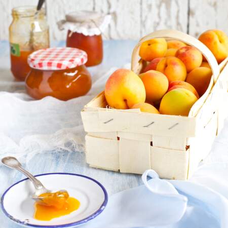 Confiture d’abricot aux amandes