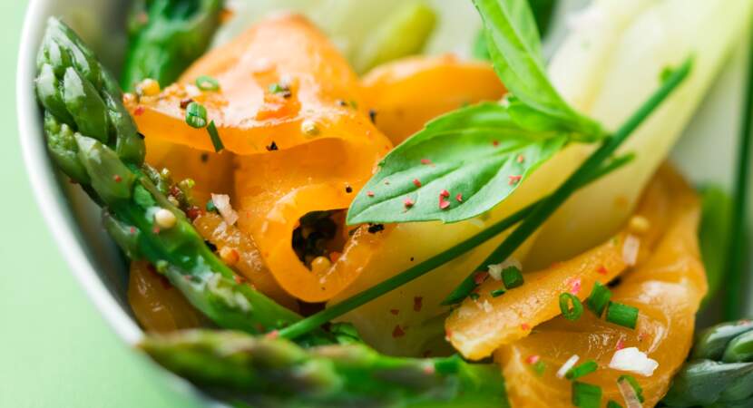 Salade d'asperges vertes et saumon fumé