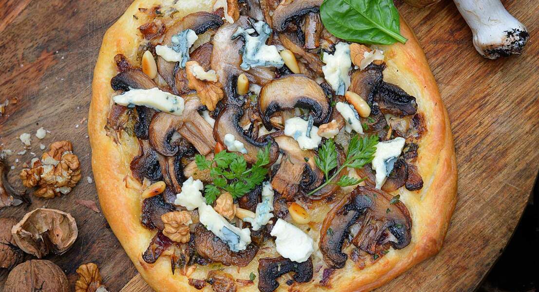 Pizza blanche champignons et bleu