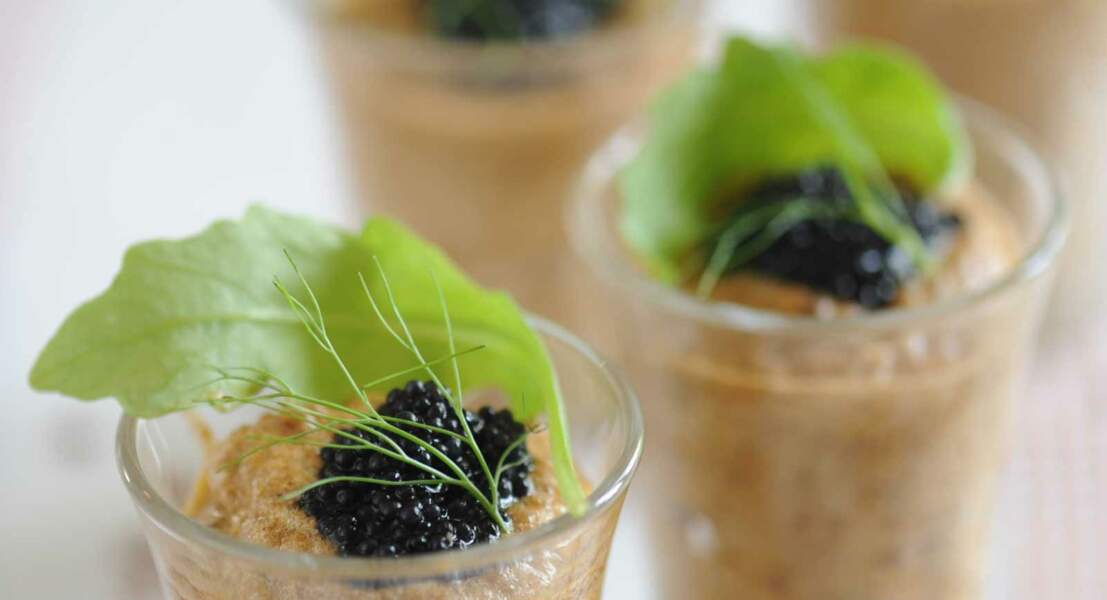 Mousse de caviar d'aubergine et œufs de lump