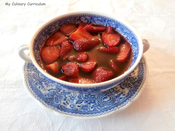 Soupe de fraises au vin rouge