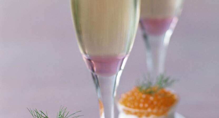 Champagne au sirop de géranium et petits verres gourmands