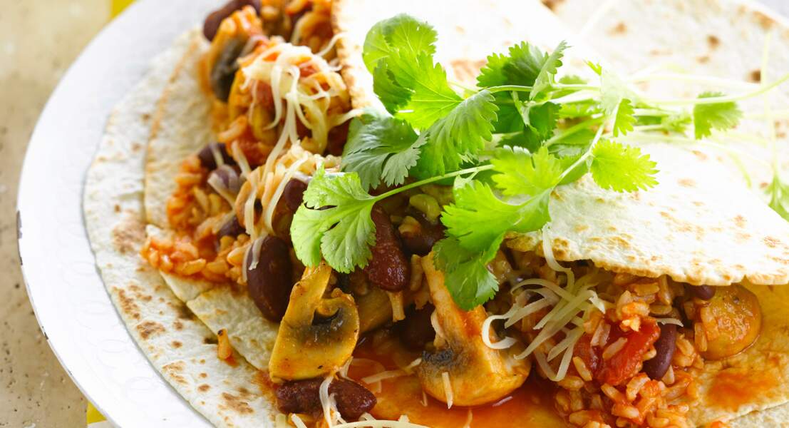 Tortillas mexicaines aux haricots rouges, riz, champignons