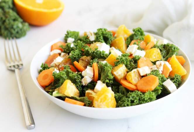 Salade de chou kale à l’orange, carotte et feta