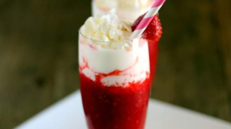 Cocktail fraises - framboises et chantilly au yaourt