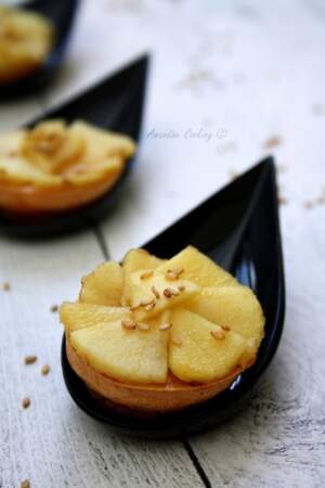 Mini-cheesecake apéritifs aux pommes et sésame