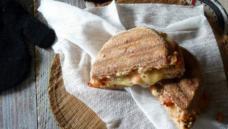 Grilled cheese au maroilles, moutarde et tomate