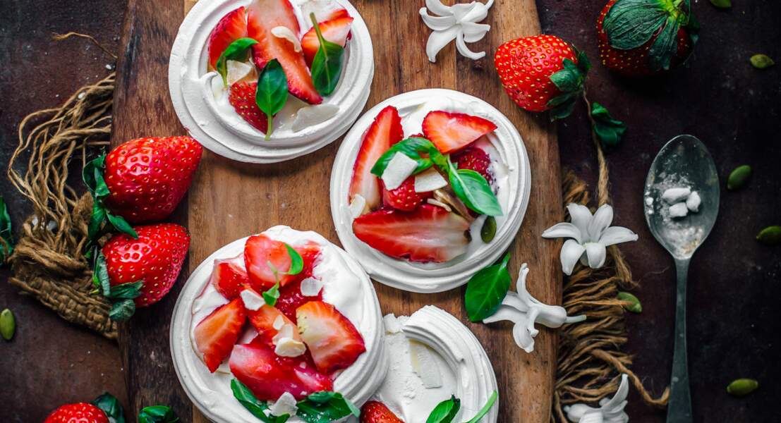 Mini pavlovas fraise basilic