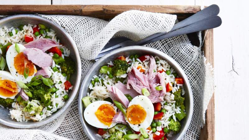 Salade de riz au thon, brocolis et oeuf dur