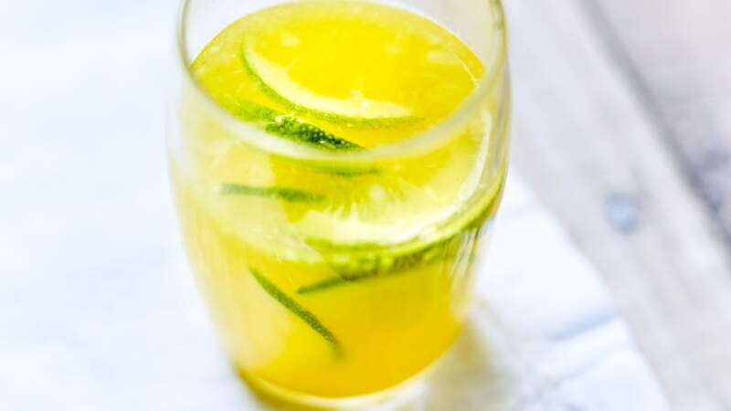 Samedi : Eau detox curcuma ananas et citron vert