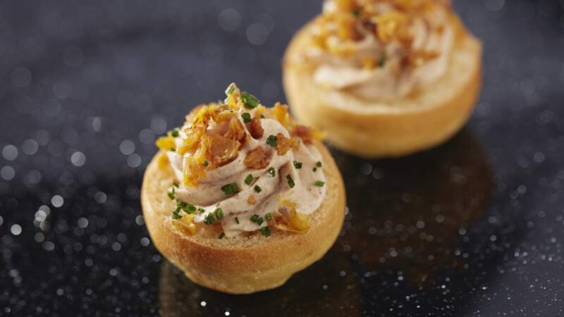 Petits choux à la mousse de foie gras