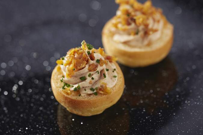 Petits choux à la mousse de foie gras