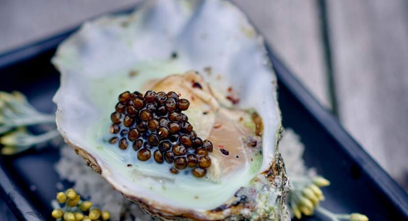 Noël chic : Huîtres au lait d'estragon et caviar