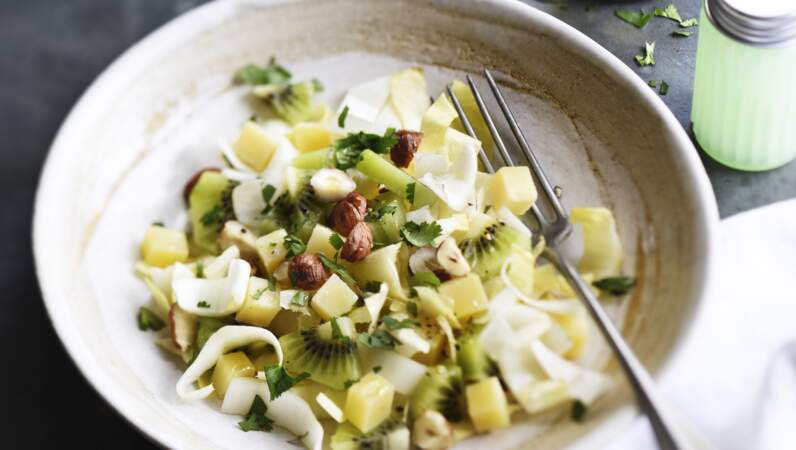 Salade d’endives au kiwi comté et noisettes