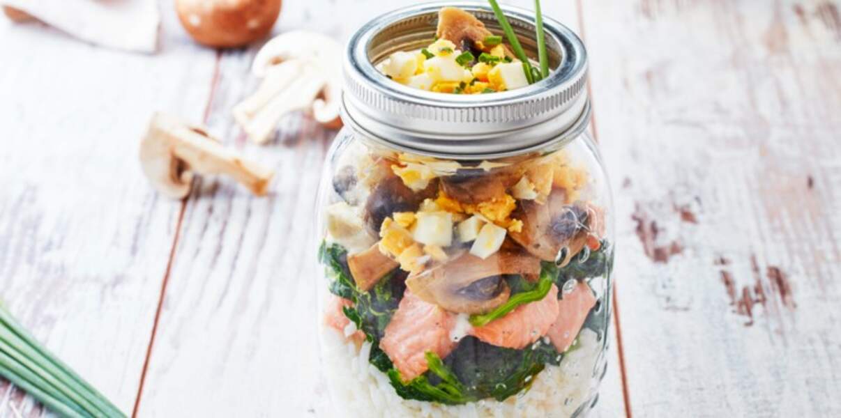 Salade de riz et saumon façon koulibiac en bocal