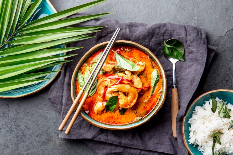 Soupe thaï aux crevettes et curry rouge