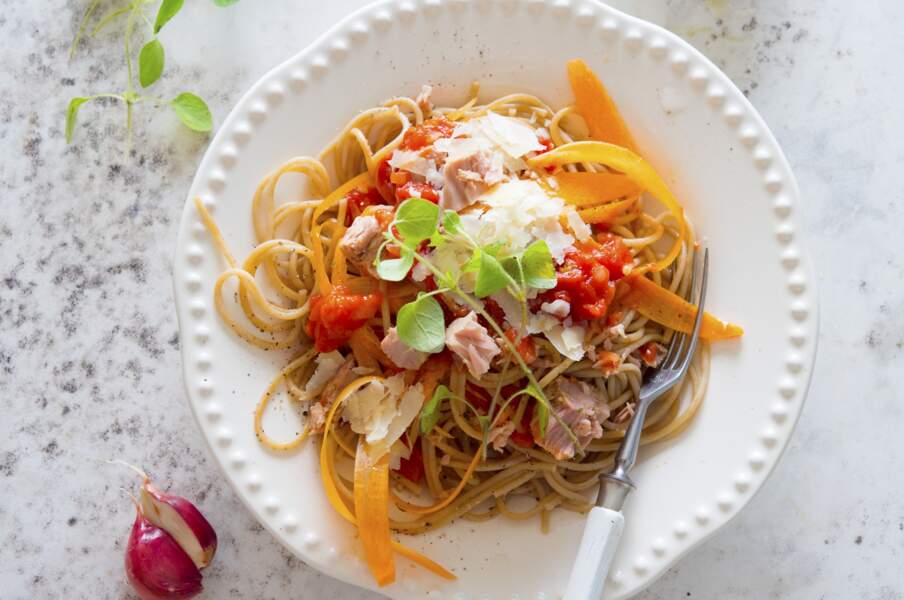Spaghetti au thon sauce tomate carotte et parmesan