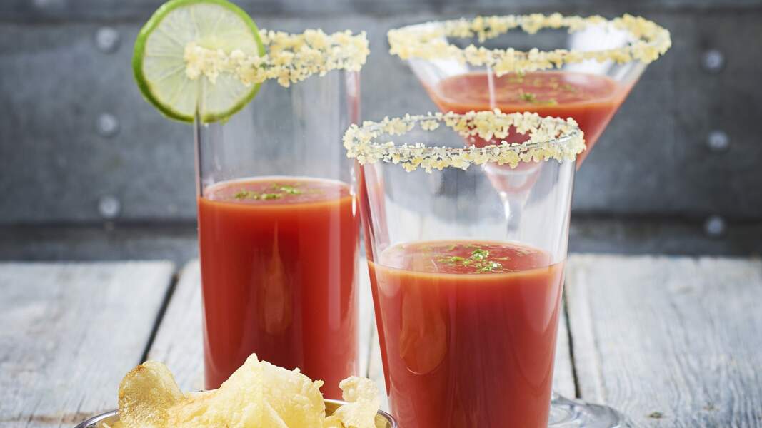 Cocktail bloody Mary givrage aux miettes de chips