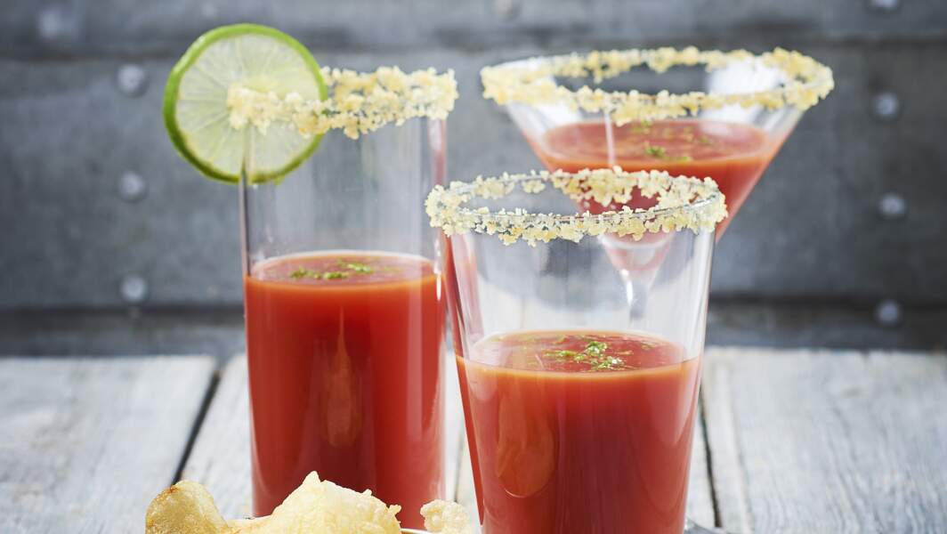 Cocktail bloody Mary givrage aux miettes de chips